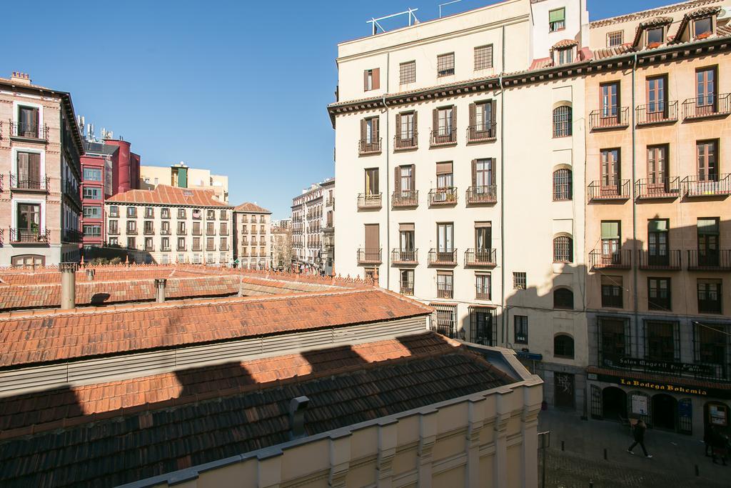 Hostal La Casa De La Plaza Madrid Esterno foto